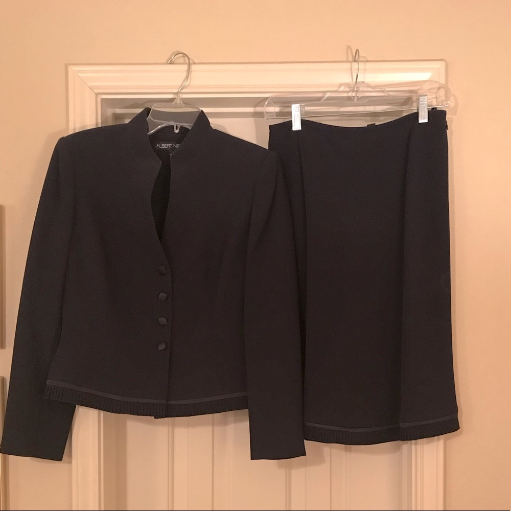 Albert Nipon 2 piece suit.